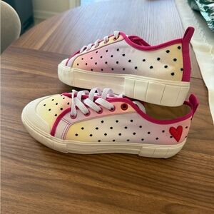 Women’s Pink Gradient Heart Low-Top Sneakers